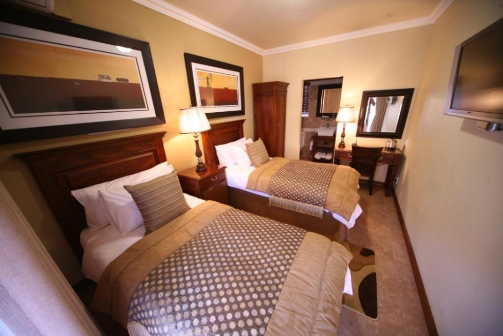Le Cozmo Guesthouse Йоханнесбург Экстерьер фото