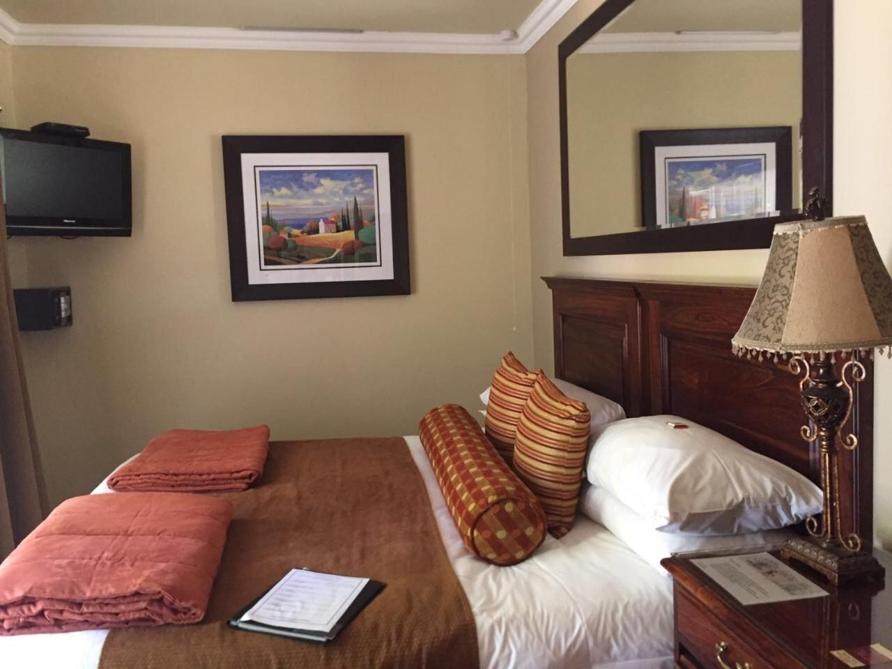 Le Cozmo Guesthouse Йоханнесбург Экстерьер фото